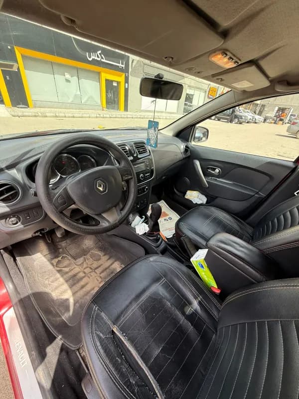 رينو لوجن 2015 هاي لاين أحمر غامق مانيوال — مستعملة