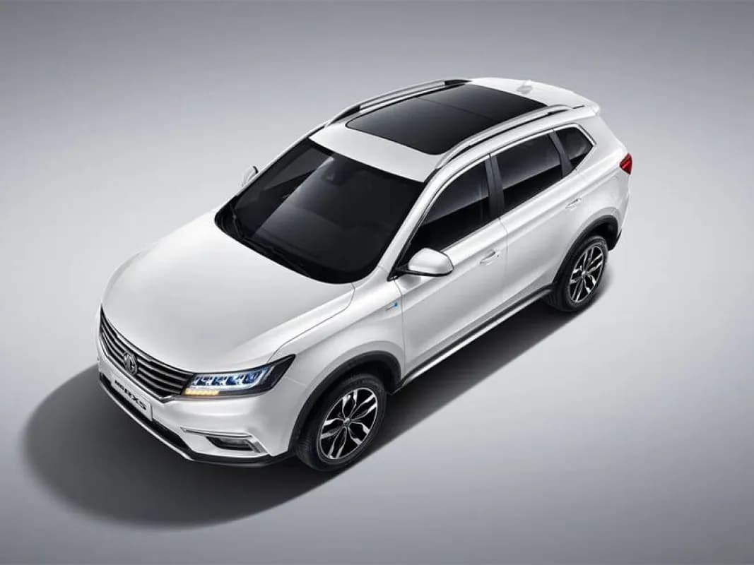 ام جي ار اكس 5 بلاس 2026 لاكشري أبيض أوتوماتيك — جديدة