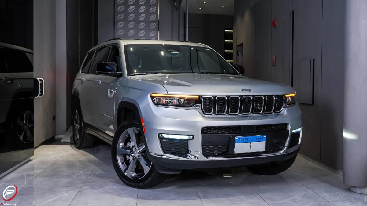 Jeep Grand Cherokee 2024 Limited Gray Automatic — Used