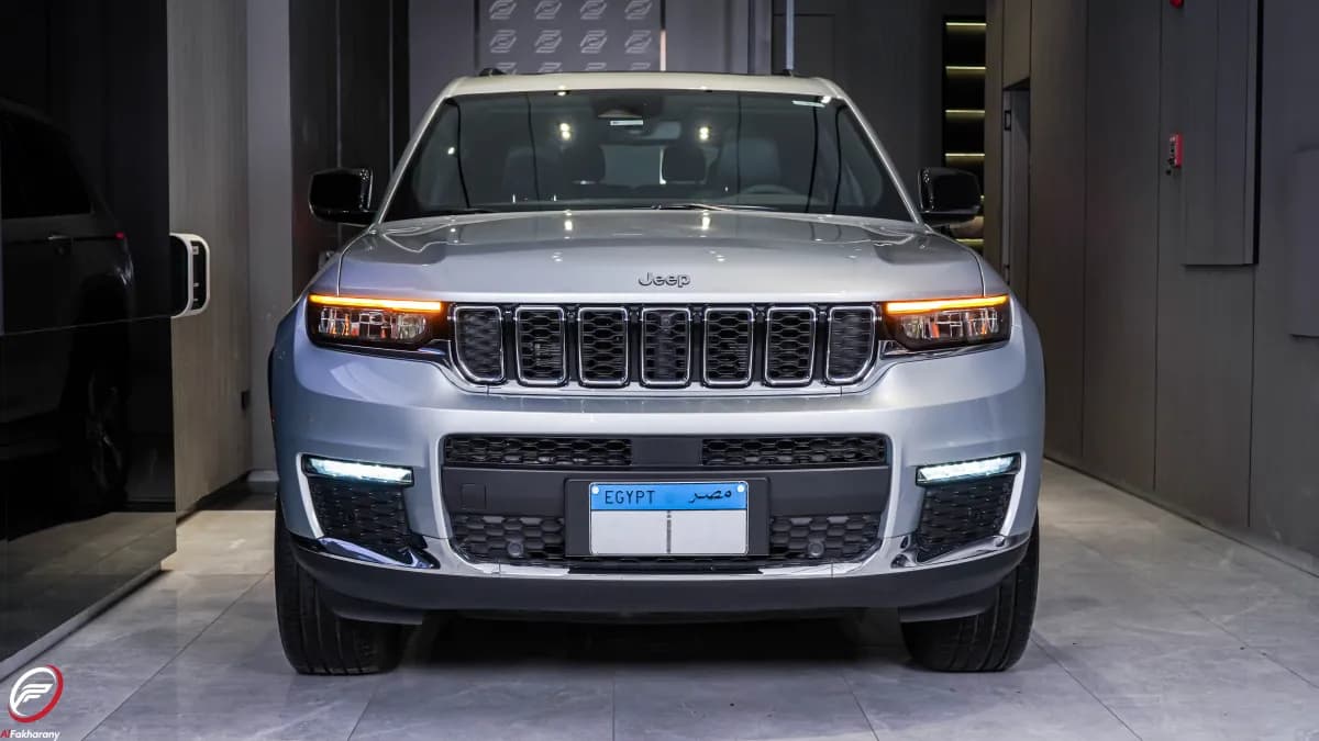 Jeep Grand Cherokee 2024 Limited Gray Automatic — Used