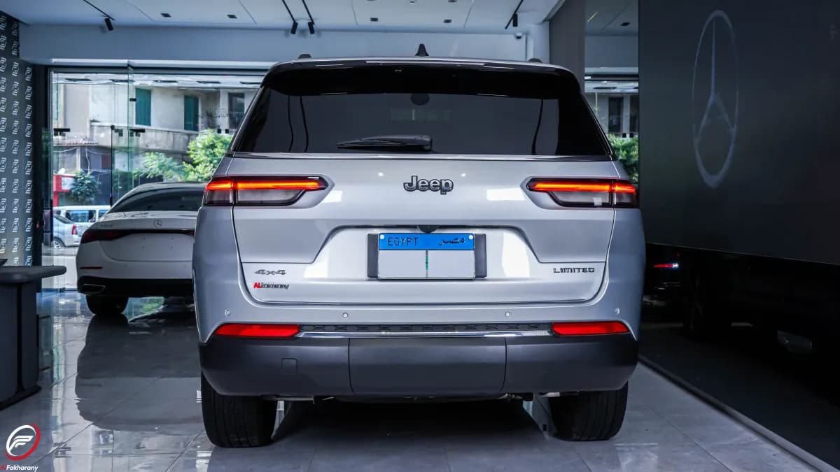 Jeep Grand Cherokee 2024 Limited Gray Automatic — Used