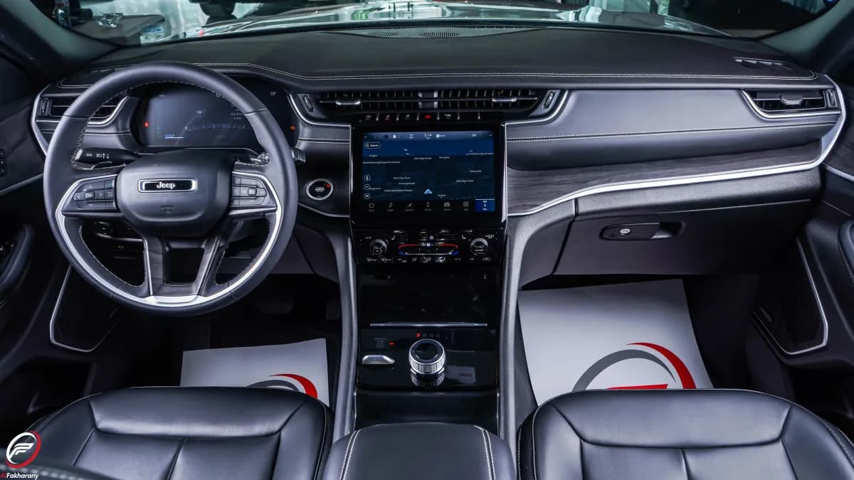 Jeep Grand Cherokee 2024 Limited Gray Automatic — Used