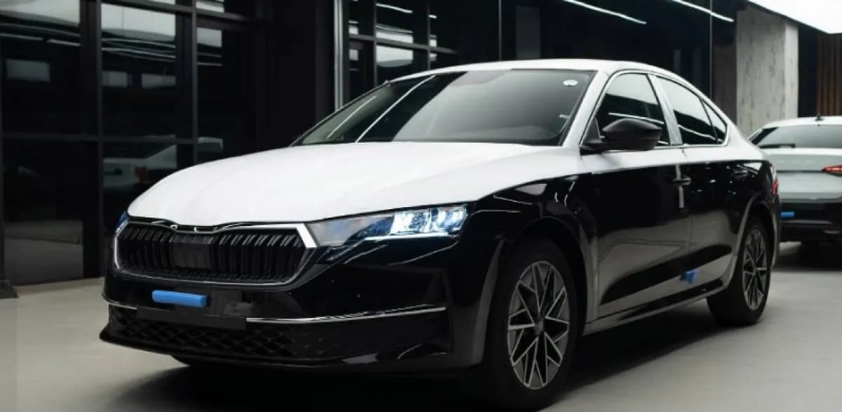 سكودا اوكتافيا A8 2026 لوفت أسود أوتوماتيك — جديدة