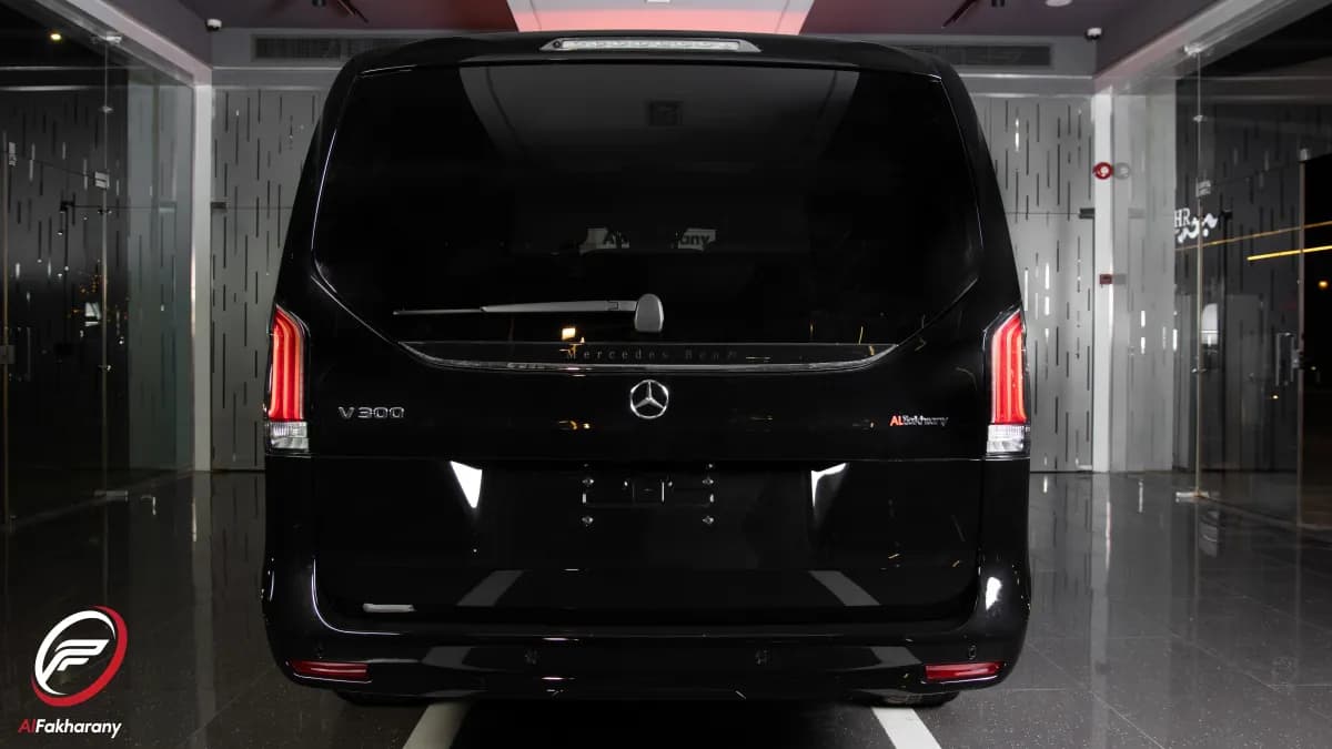 مرسيدس بنز V 300 2026 افنتجارد أسود أوتوماتيك — جديدة