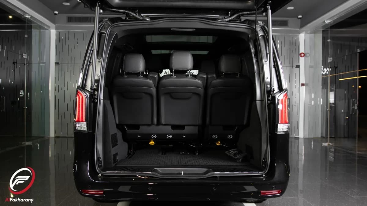 مرسيدس بنز V 300 2026 افنتجارد أسود أوتوماتيك — جديدة