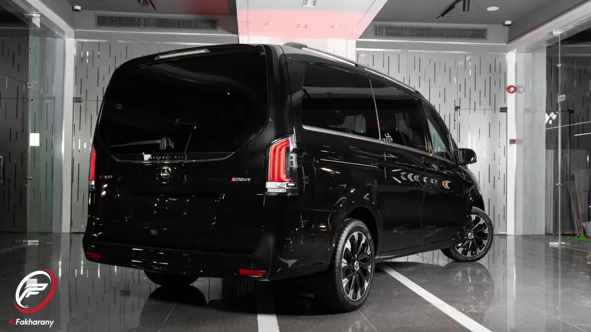 مرسيدس بنز V 300 2026 افنتجارد أسود أوتوماتيك — جديدة