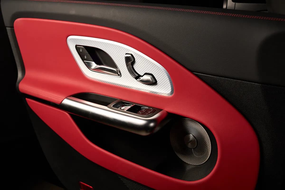 مرسيدس بنز CLA 200 2026 ايه ام جي أسود أوتوماتيك — جديدة