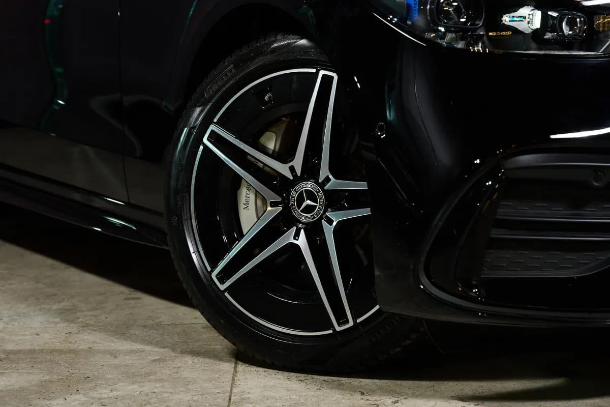 مرسيدس بنز C180 2026 ايه ام جي أسود أوتوماتيك — جديدة