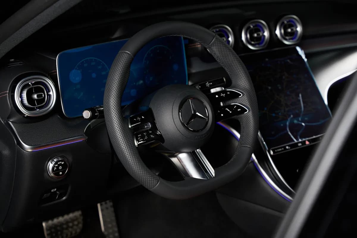 مرسيدس بنز C180 2026 ايه ام جي أسود أوتوماتيك — جديدة