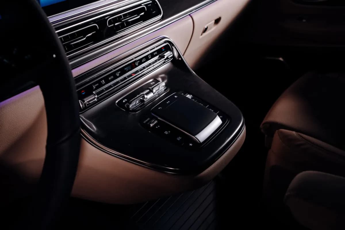 مرسيدس بنز V300 فيانو 2026