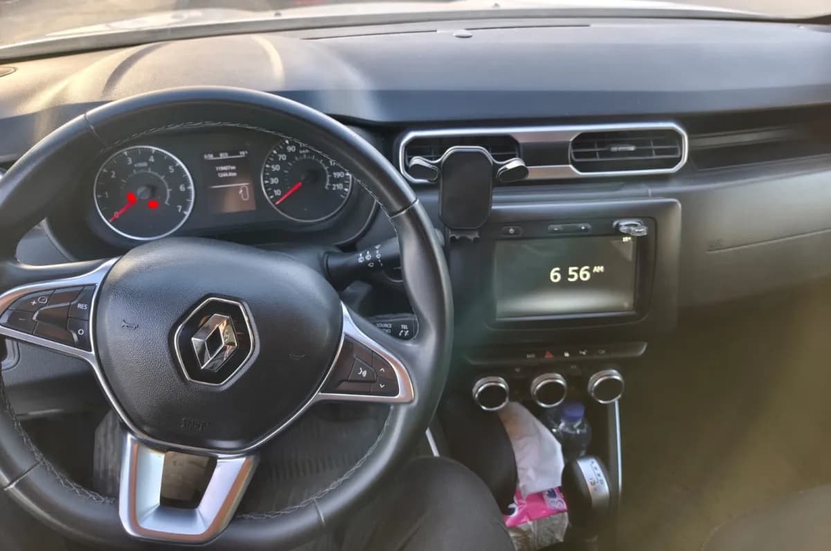 رينو داستر 2020 اتش3 أبيض أوتوماتيك — مستعملة