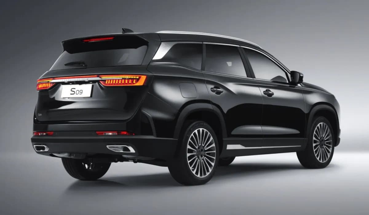 سويست S09 2027 بريميم أسود أوتوماتيك — جديدة