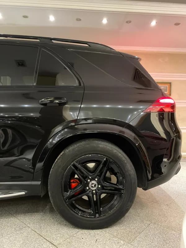 مرسيدس بنز GLE450 2024 ايه ام جي أسود أوتوماتيك — مستعملة