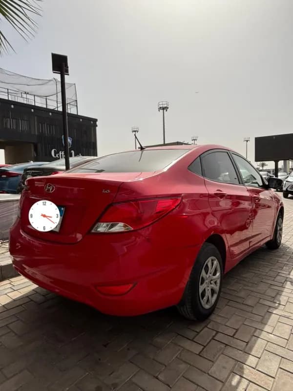 هيونداي اكسنت RB 2022 اس ار أحمر أوتوماتيك — مستعملة