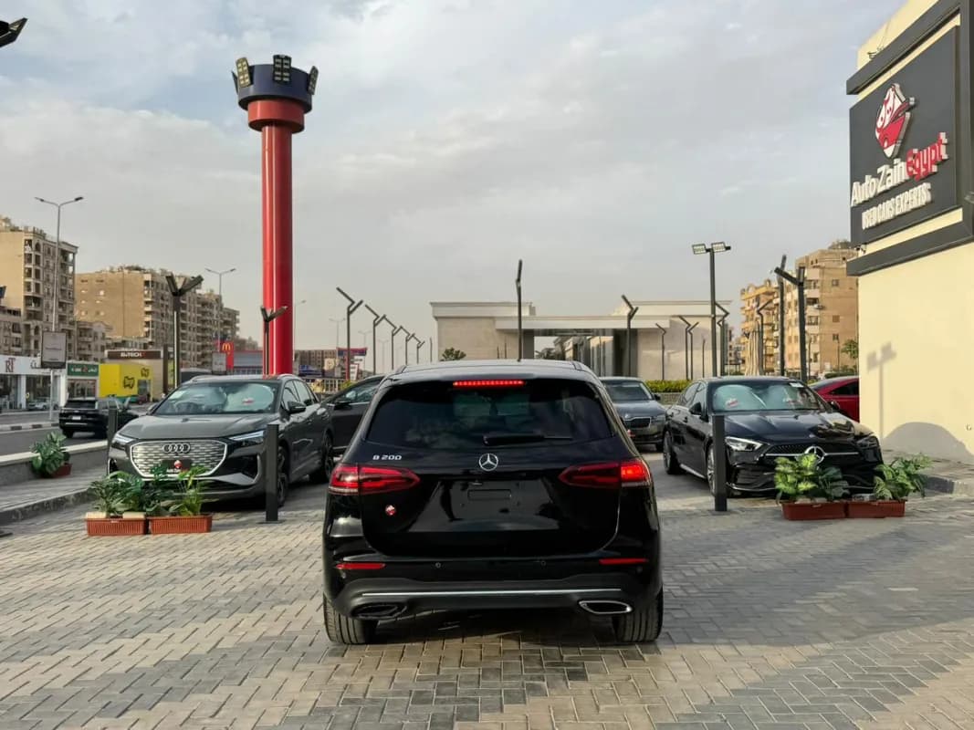 مرسيدس بنز ب 200 2022 سبورت أسود أوتوماتيك — مستعملة