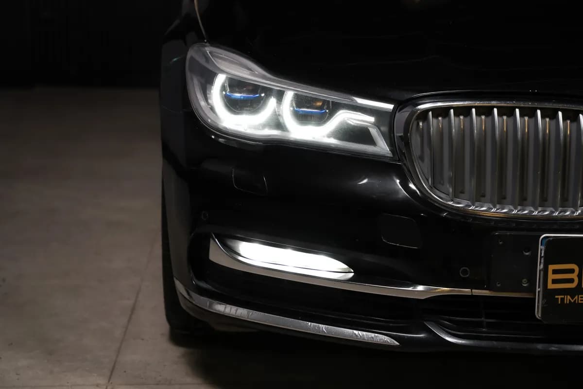 بي ام دبليو 740i 2019