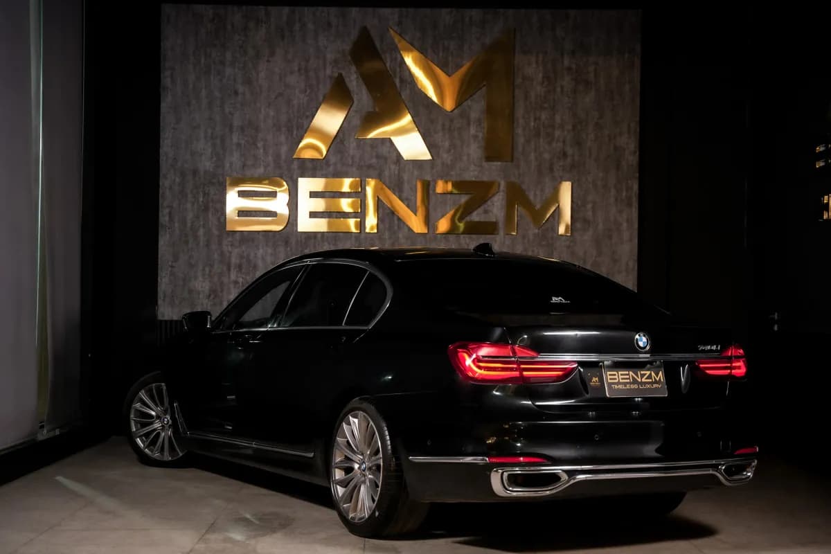 بي ام دبليو 740i 2019