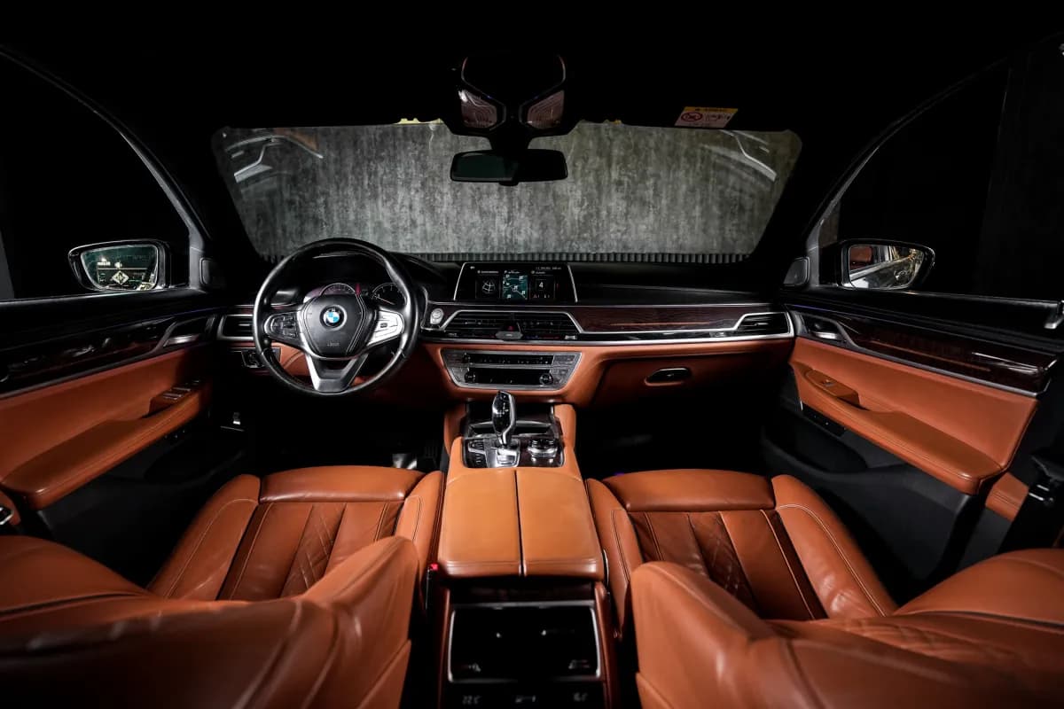 بي ام دبليو 740i 2019