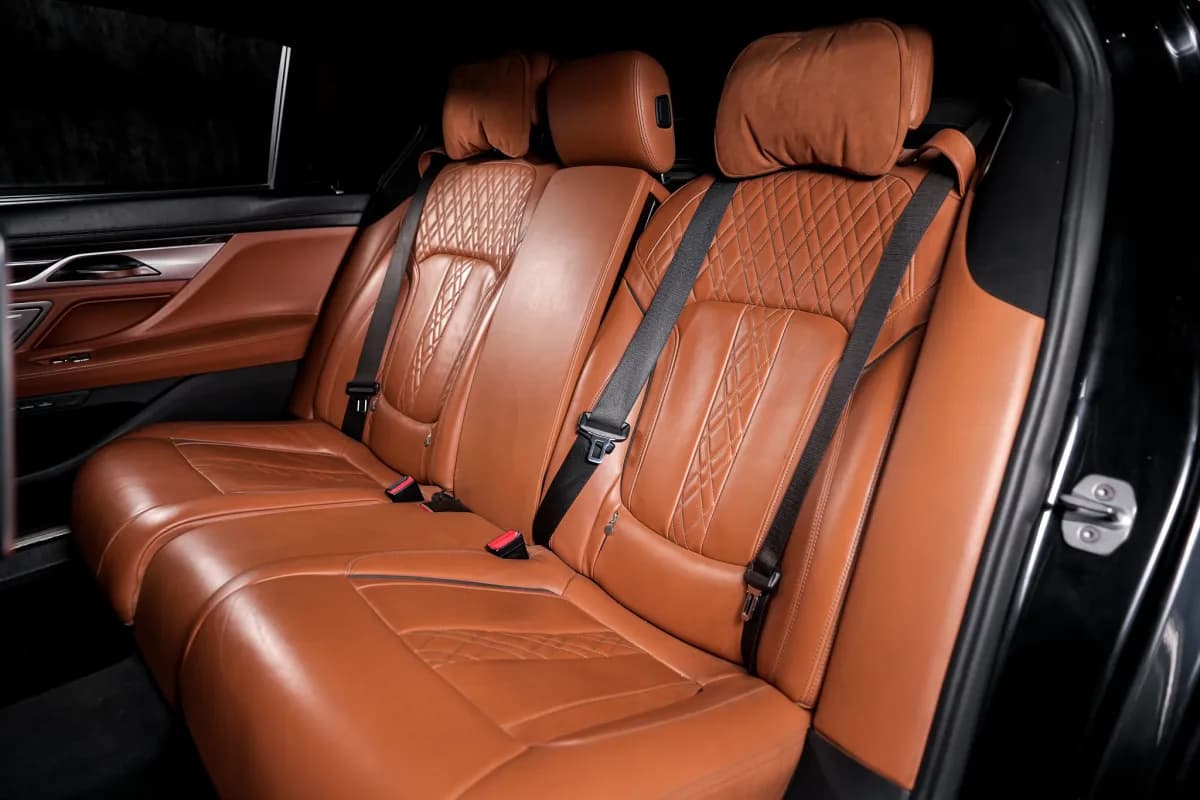 بي ام دبليو 740i 2019