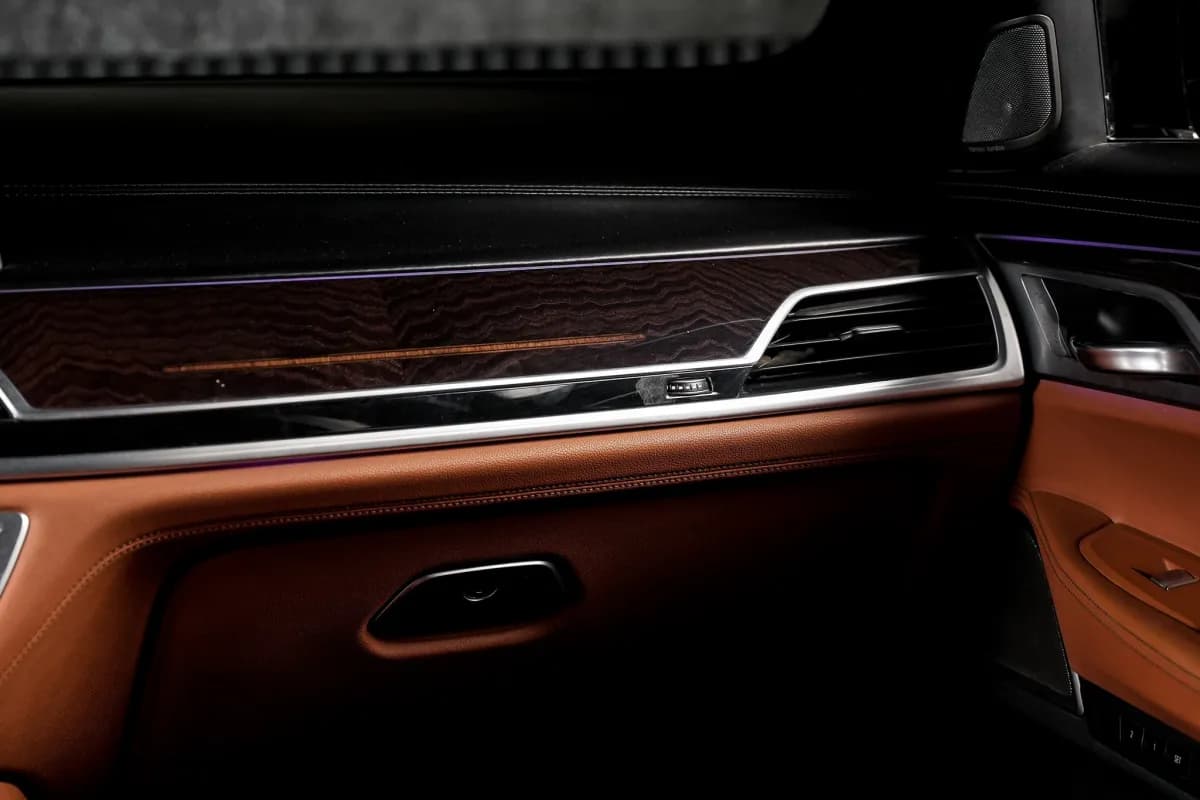 بي ام دبليو 740i 2019