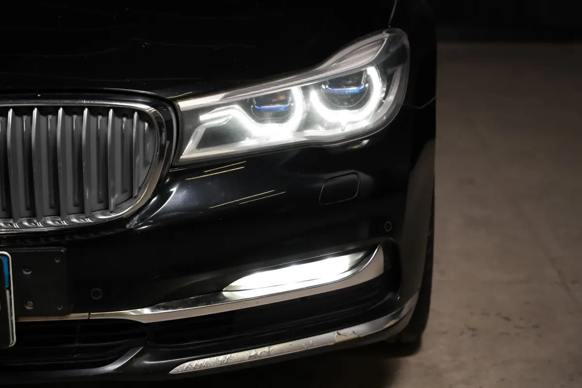 بي ام دبليو 740i 2019