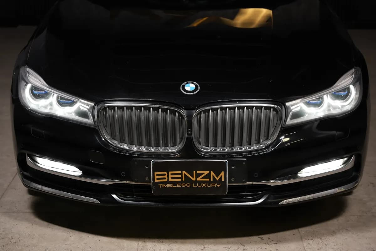 بي ام دبليو 740i 2019