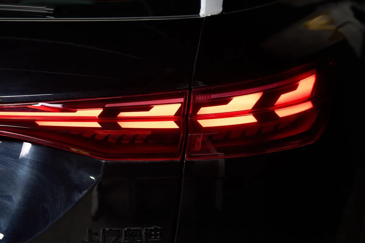 أودي Q5 2025 اس لاين أسود أوتوماتيك — جديدة