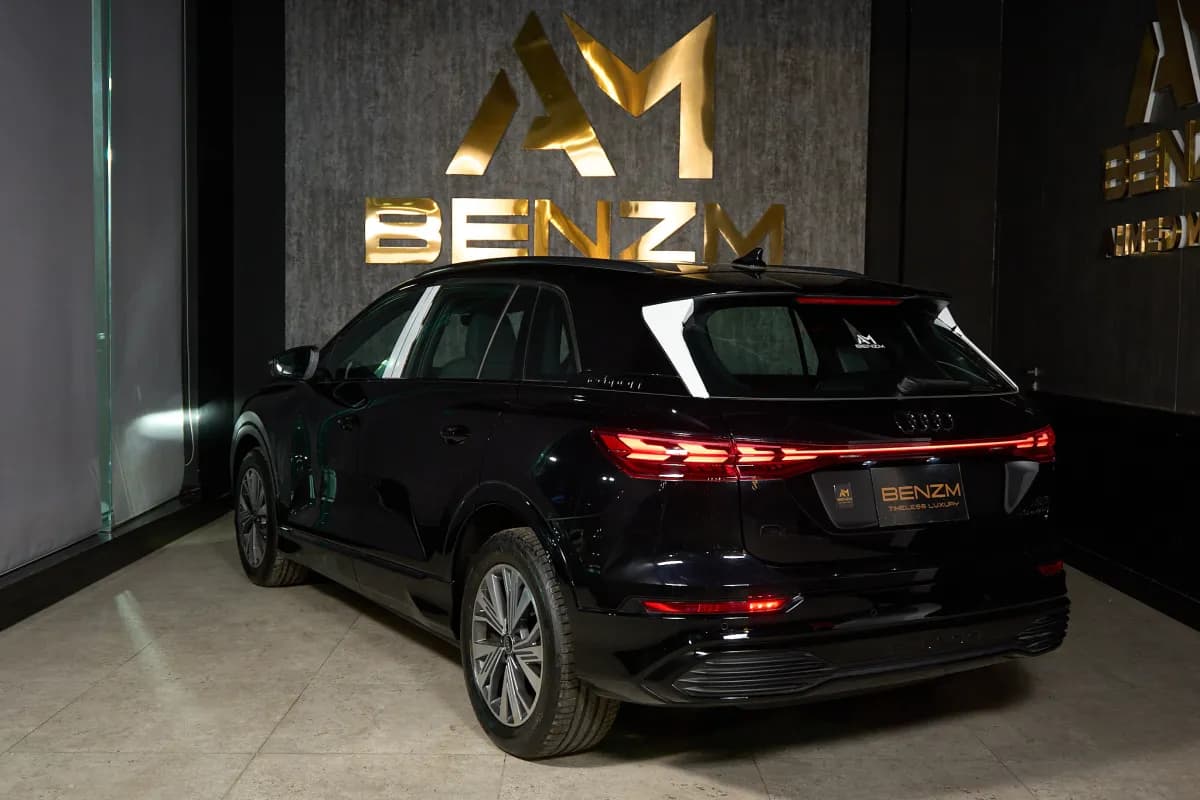 أودي Q5 2025 اس لاين أسود أوتوماتيك — جديدة