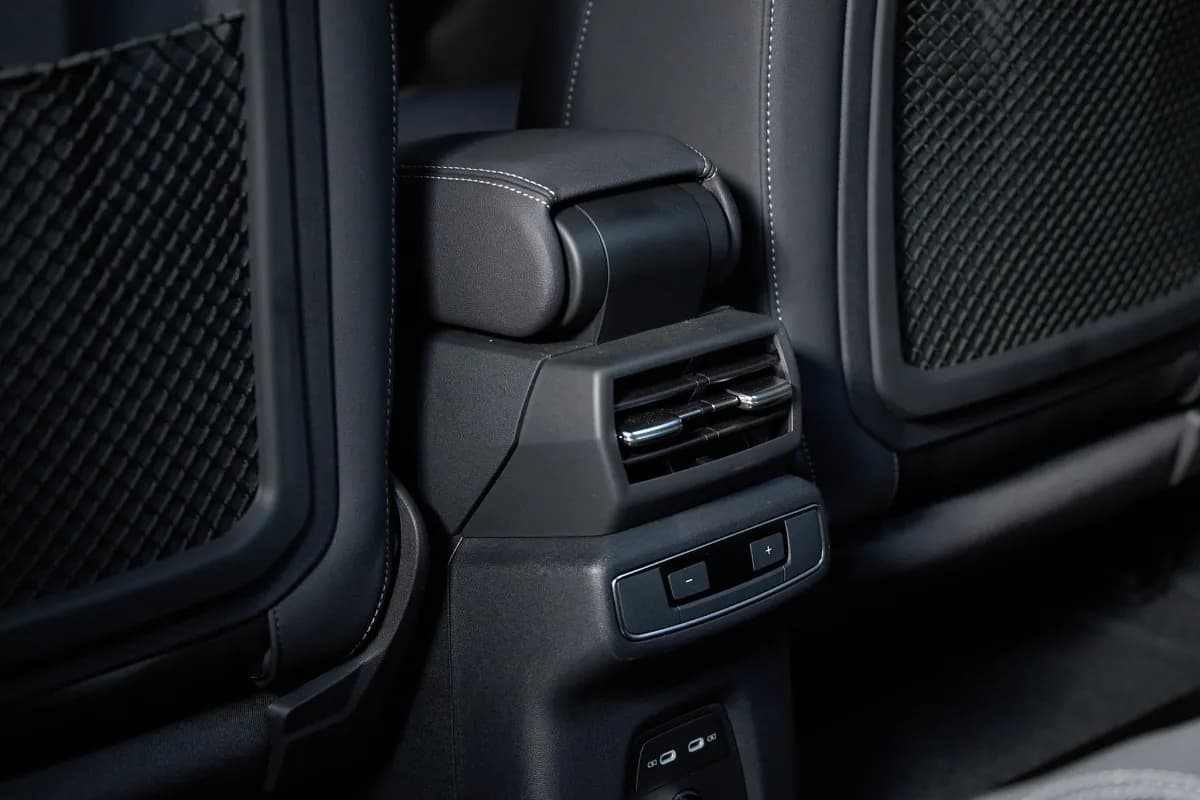 أودي Q5 2025 اس لاين أسود أوتوماتيك — جديدة