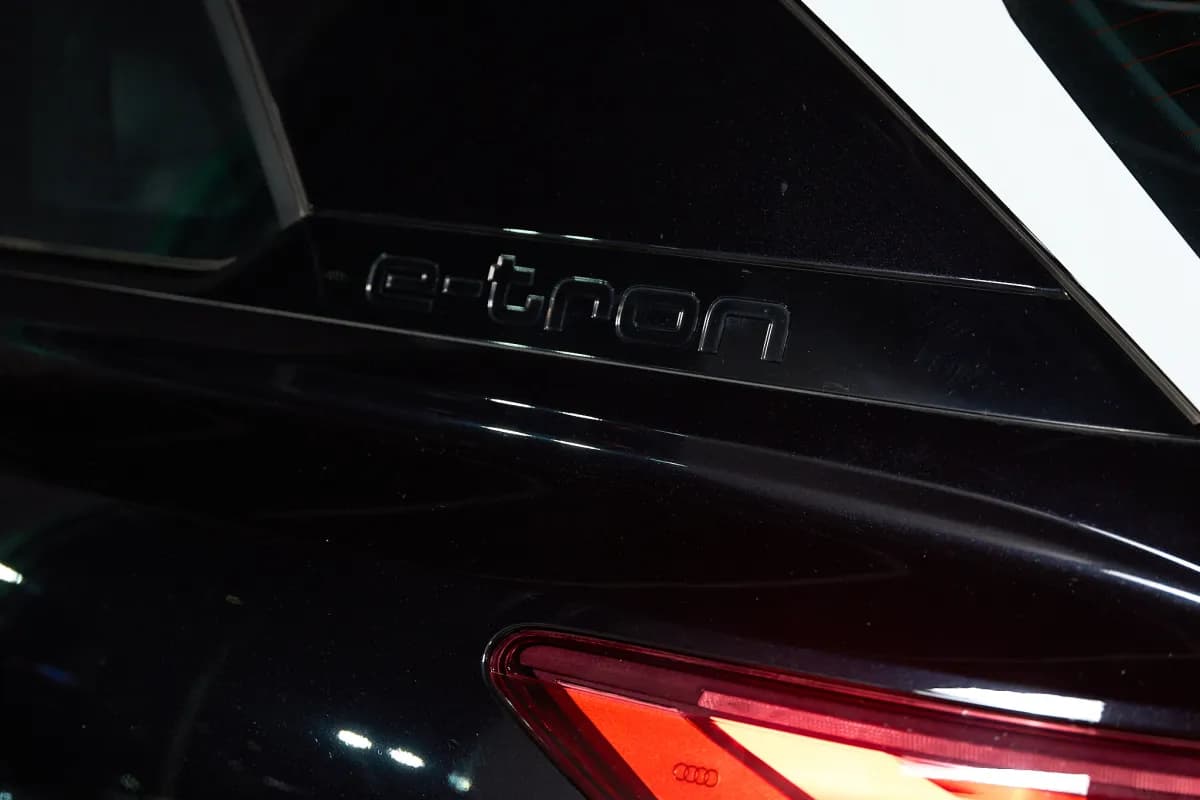 أودي Q5 2025 اس لاين أسود أوتوماتيك — جديدة