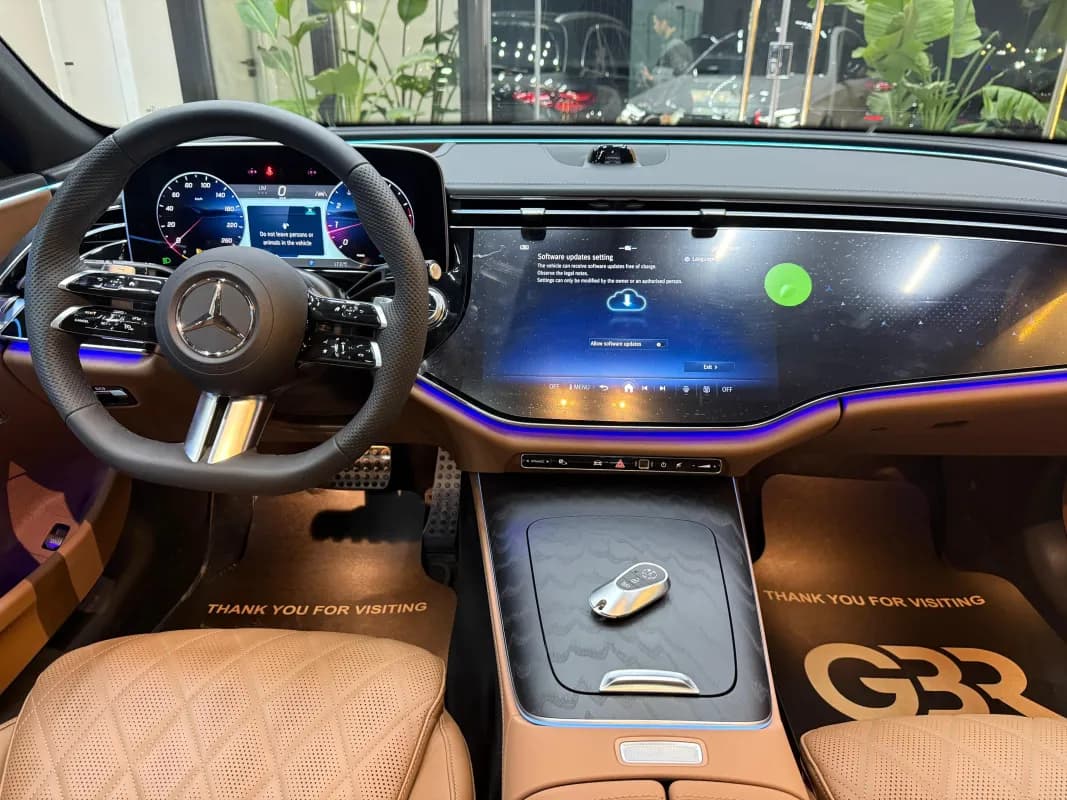 مرسيدس بنز E200 2026 بريميوم بلس أبيض أوتوماتيك — جديدة