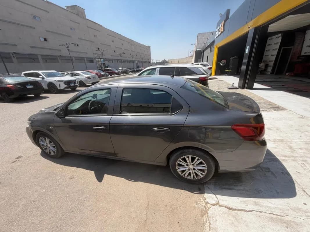 بيجو 301 2020 اكتيف رمادي أوتوماتيك — مستعملة