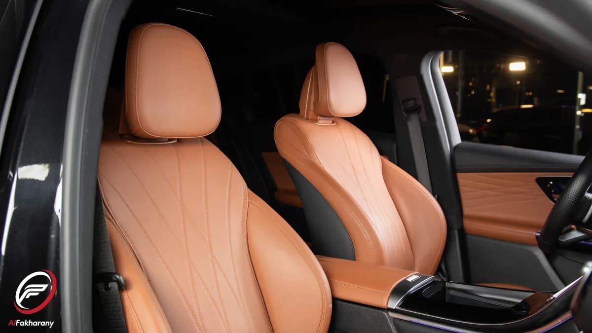 مرسيدس بنز GLC 300 2025 ايه ام جي أسود أوتوماتيك — مستعملة