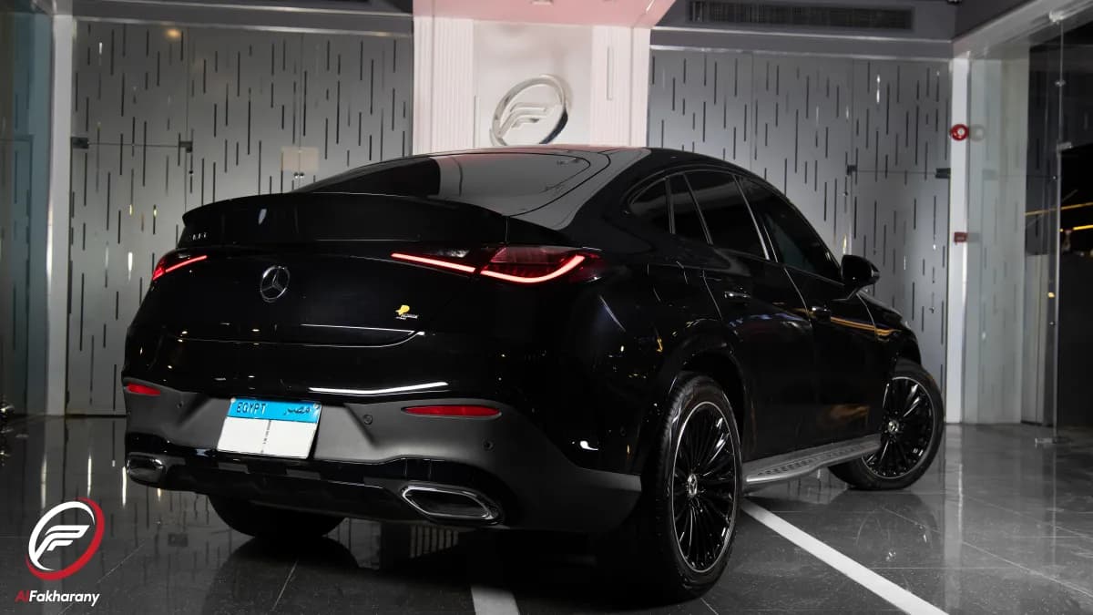 مرسيدس بنز GLC 300 2025 ايه ام جي أسود أوتوماتيك — مستعملة