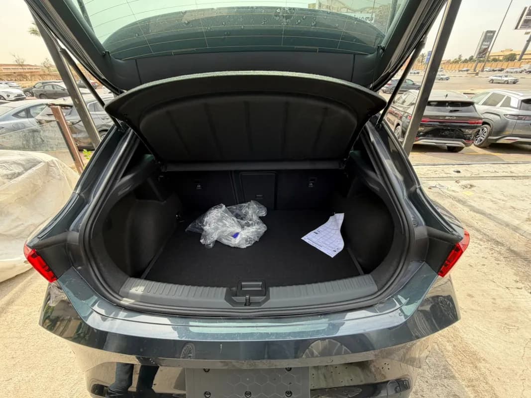 كوبرا ليون 2026 في 1 أزرق غامق أوتوماتيك — جديدة