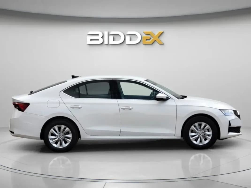 سكودا اوكتافيا A8 2026 لوفت أبيض أوتوماتيك — جديدة