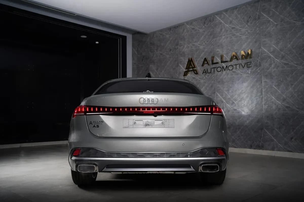 أودي A5 2025 اس لاين بلس فضي أوتوماتيك — جديدة