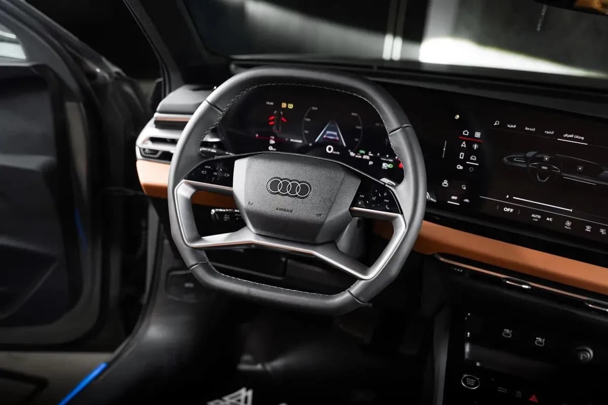 أودي A5 2025 اس لاين بلس فضي أوتوماتيك — جديدة