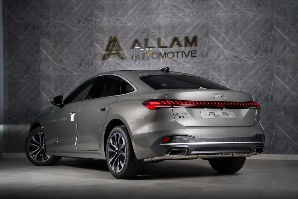 أودي A5 2025 اس لاين بلس فضي أوتوماتيك — جديدة