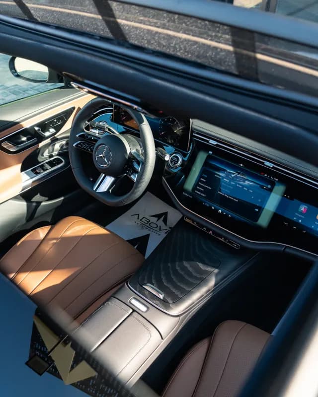 مرسيدس بنز E200 2025 ايه ام جي أبيض أوتوماتيك — جديدة