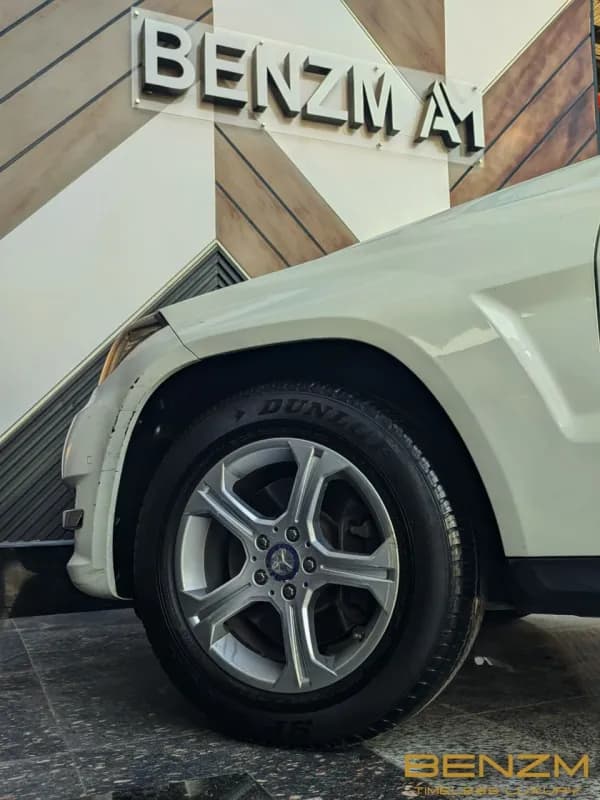 مرسيدس بنز GLK 250 2015 ايه ام جي أبيض أوتوماتيك — مستعملة