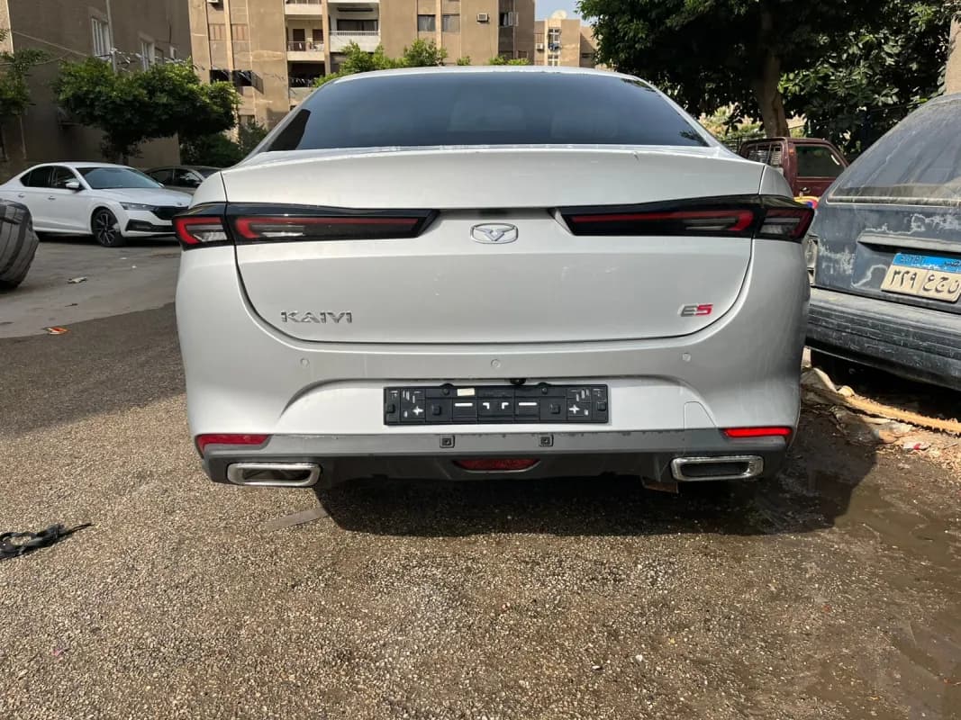 Kaiyi E5 2027 Flagship Silver Cvt — New