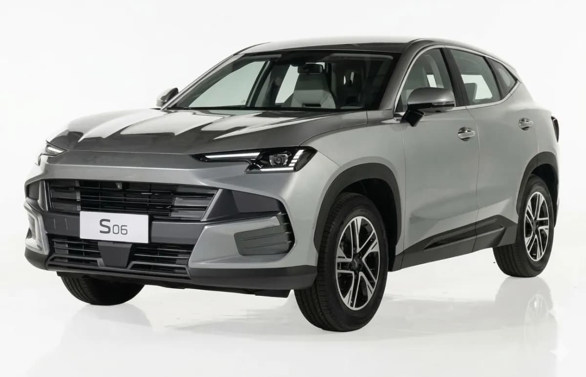 سويست S06 2026 هاي لاين رمادي إسمنتي أوتوماتيك — جديدة