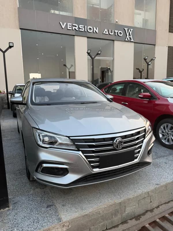 ام جي 5 2026 لاكشري فضي أوتوماتيك — جديدة