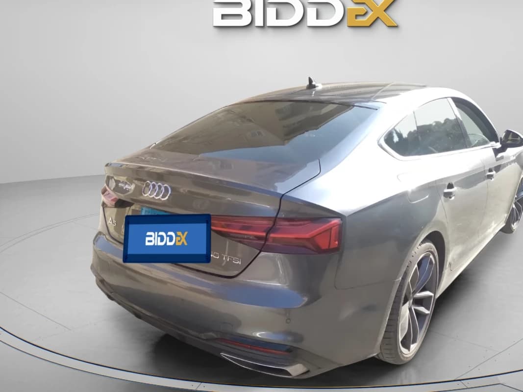 أودي A5 2023 اس لاين رمادي أوتوماتيك — مستعملة