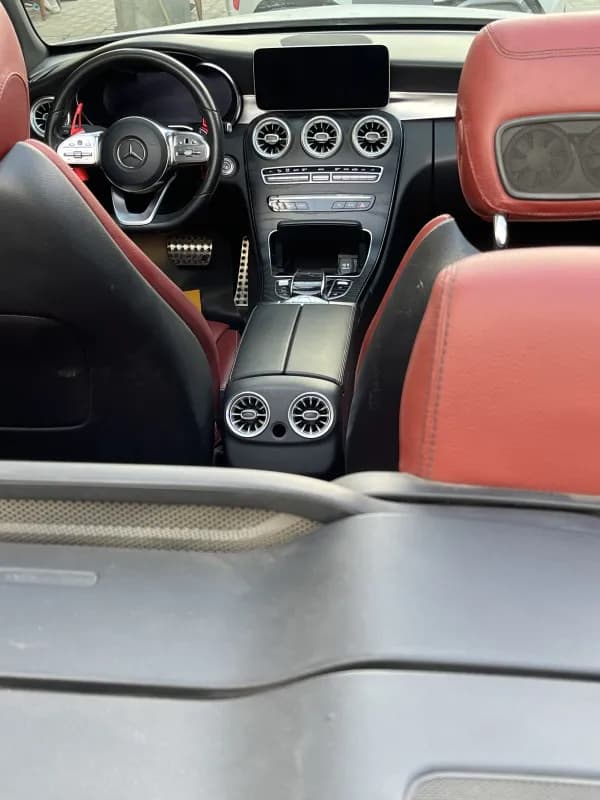 مرسيدس بنز C200 2019 ايه ام جي أبيض أوتوماتيك — مستعملة