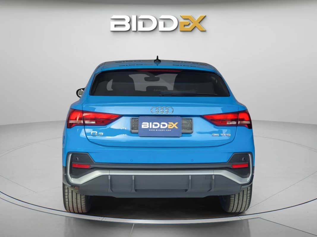 أودي Q3 2022 اس لاين أزرق أوتوماتيك — مستعملة
