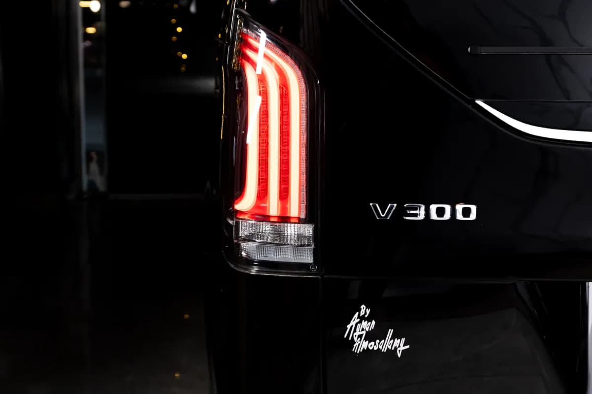 مرسيدس بنز V 300 2026