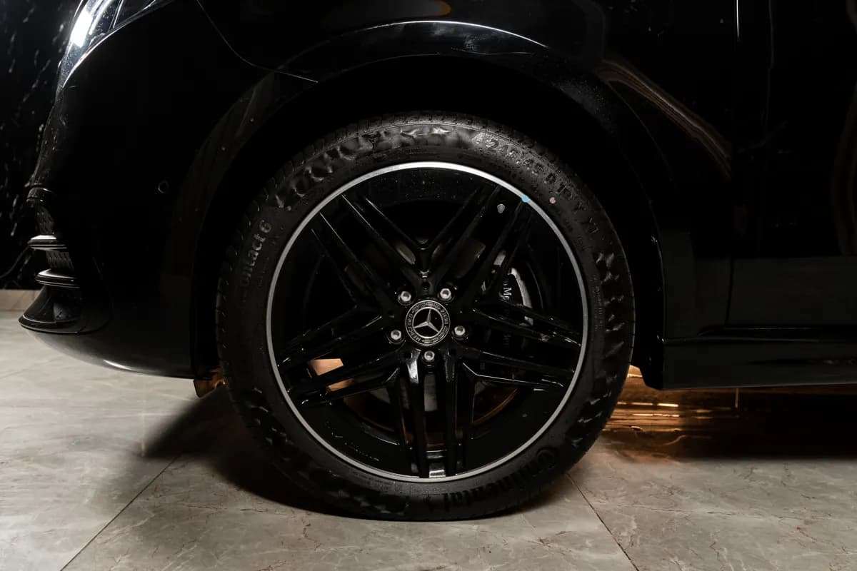 مرسيدس بنز V 300 2026