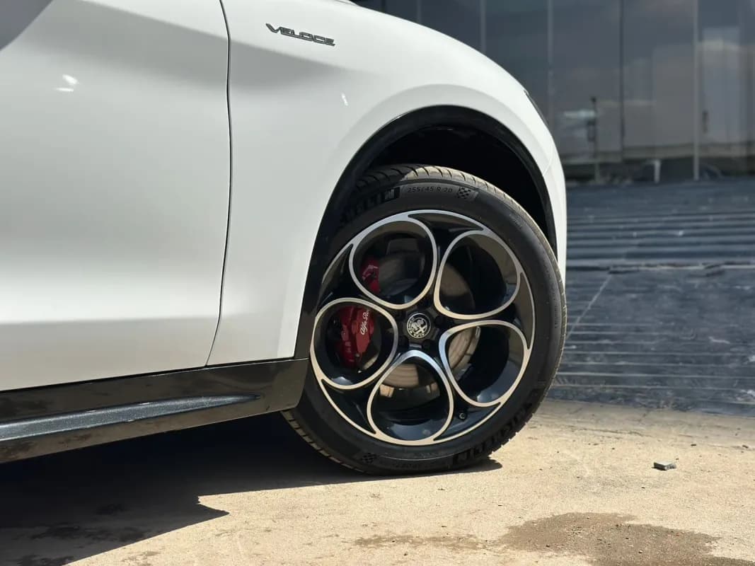 ألفا روميو ستيلفيو 2026